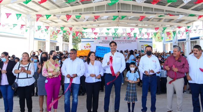 Alcalde Carlos Peña sigue apoyando a la educación en Reynosa